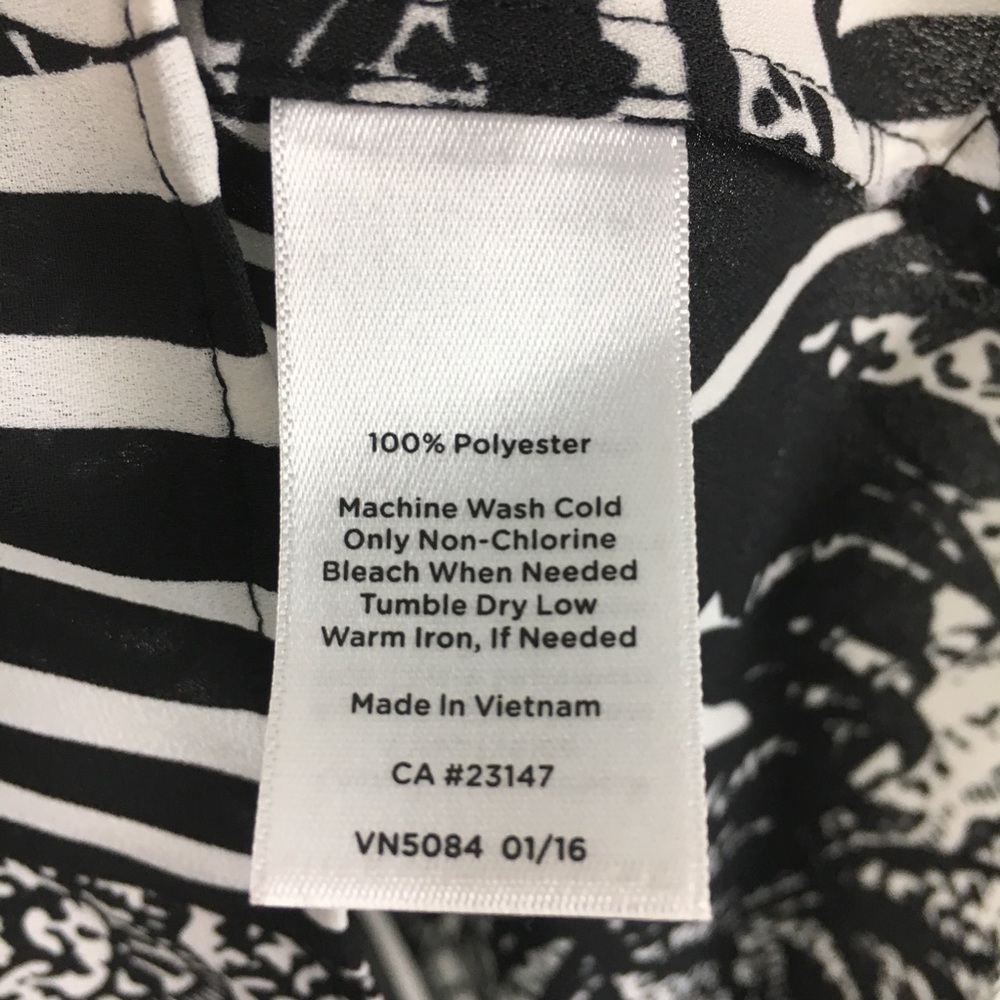 Talbots Black & White Tropical Palm Leaf Print Split V-Neck Blouse Top Shirt M - Picture 6 of 7